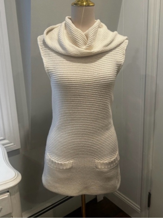 Michael Kors Sweaters - Michael Kors Elegant Cream knit Sleeveless tunic Sweater. Size XS